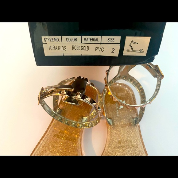 **NEW** Alexandra Brand Size 2 Strappy Sandal - Picture 4 of 4